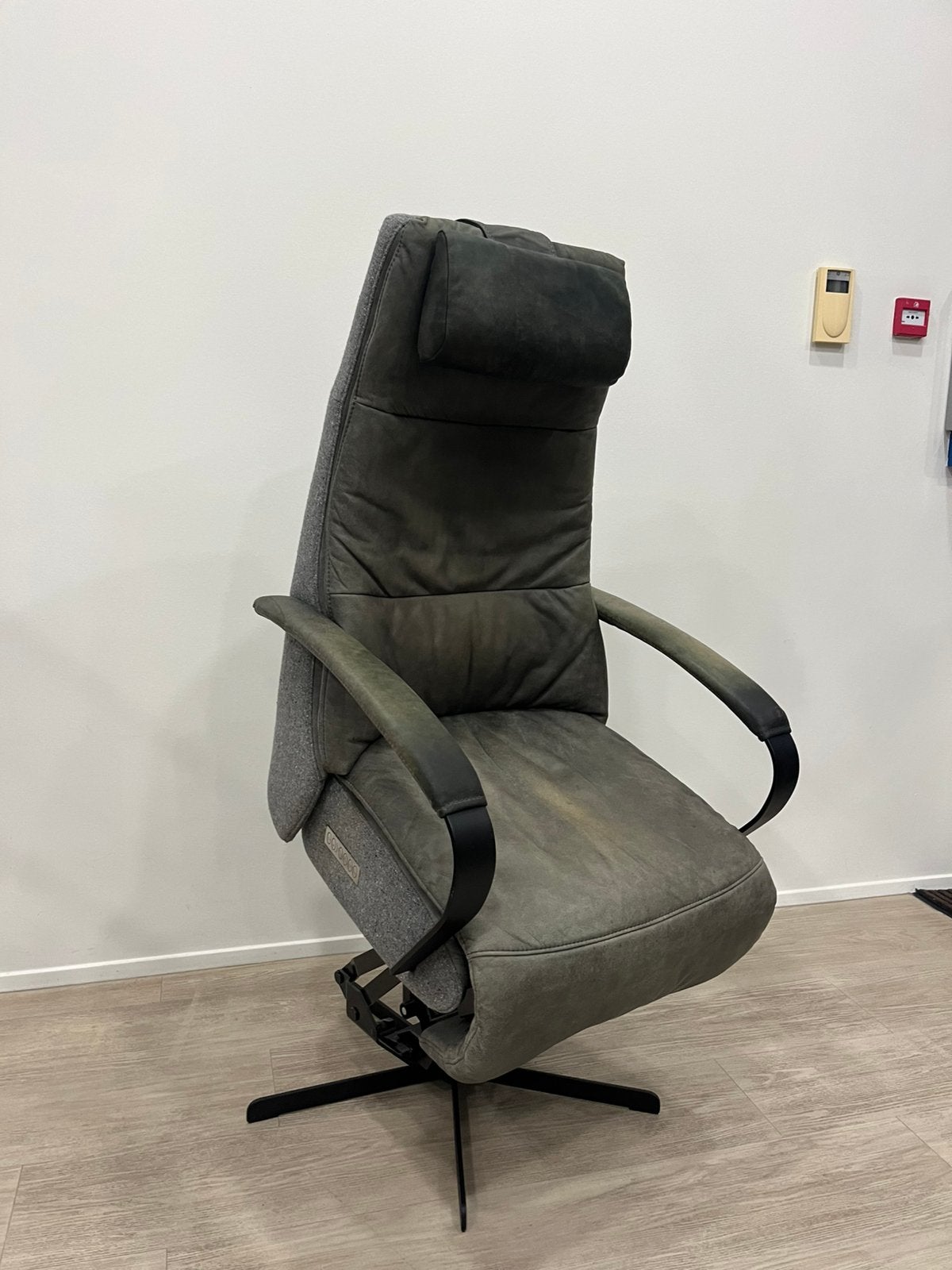 Prominent Humberto E100 Grijs Relaxfauteuil Sta-op Accu M, Ophalen, Minder dan 75 cm, Zo goed als nieuw, Stof