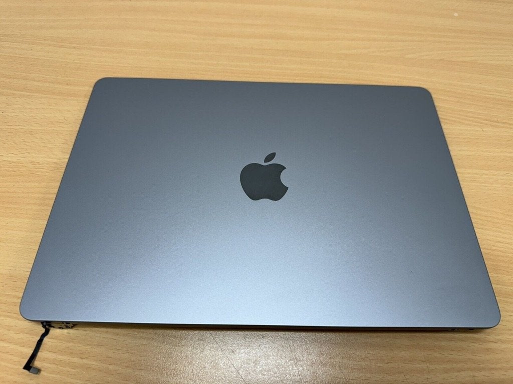 MacBook Air m2 scherm  space grey 2022 a2681 2023, Computers en Software, Monitoren, IPS, Ophalen of Verzenden, Zo goed als nieuw