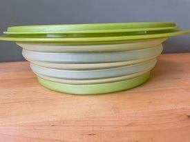 Tupperware MIni Max Kom 2L Groen, Huis en Inrichting, Keuken | Tupperware, Ophalen of Verzenden, Zo goed als nieuw, Groen, Bak of Kom