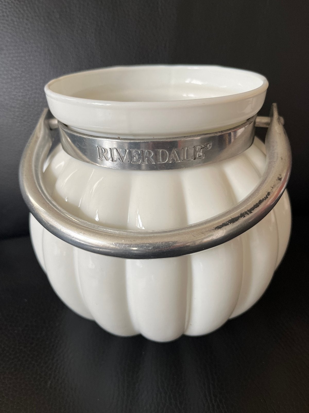 Riverdale Witte Pot met Metalen Hengsel, Ophalen of Verzenden, Zo goed als nieuw, Wit, Modern