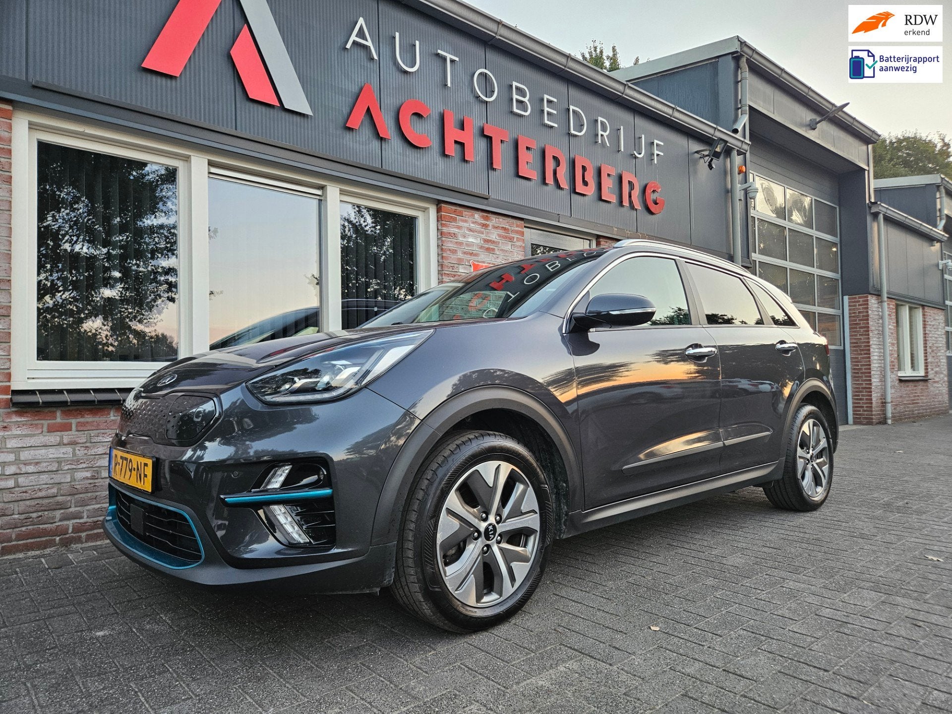 Kia E-Niro ExecutiveLine 64 kWh SOH 100%! Carplay! Camera! L