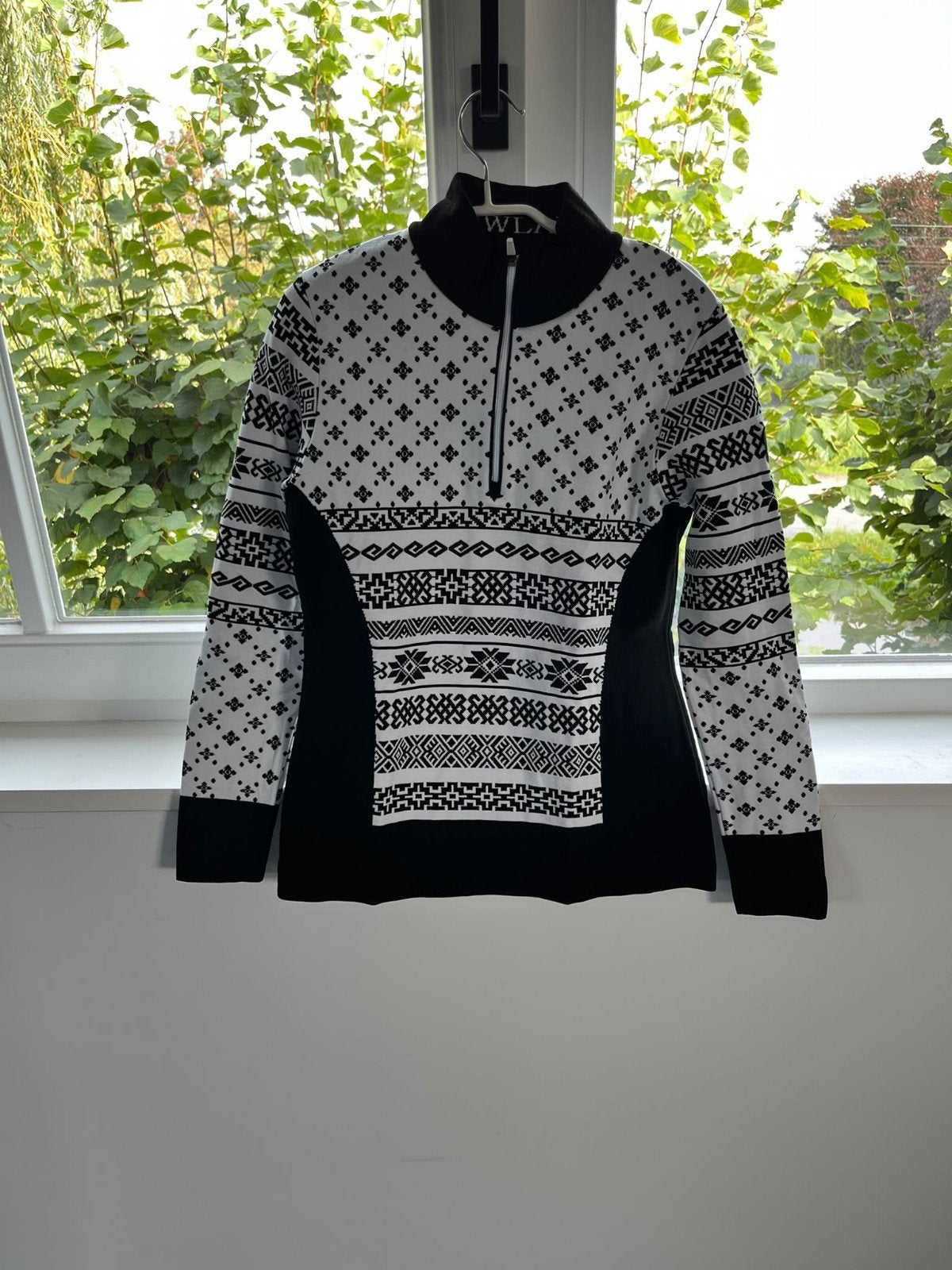 Zwart-witte trui met Noorse print, maat M, Onbekend, Ophalen of Verzenden, Gedragen, Maat 38/40 (M)