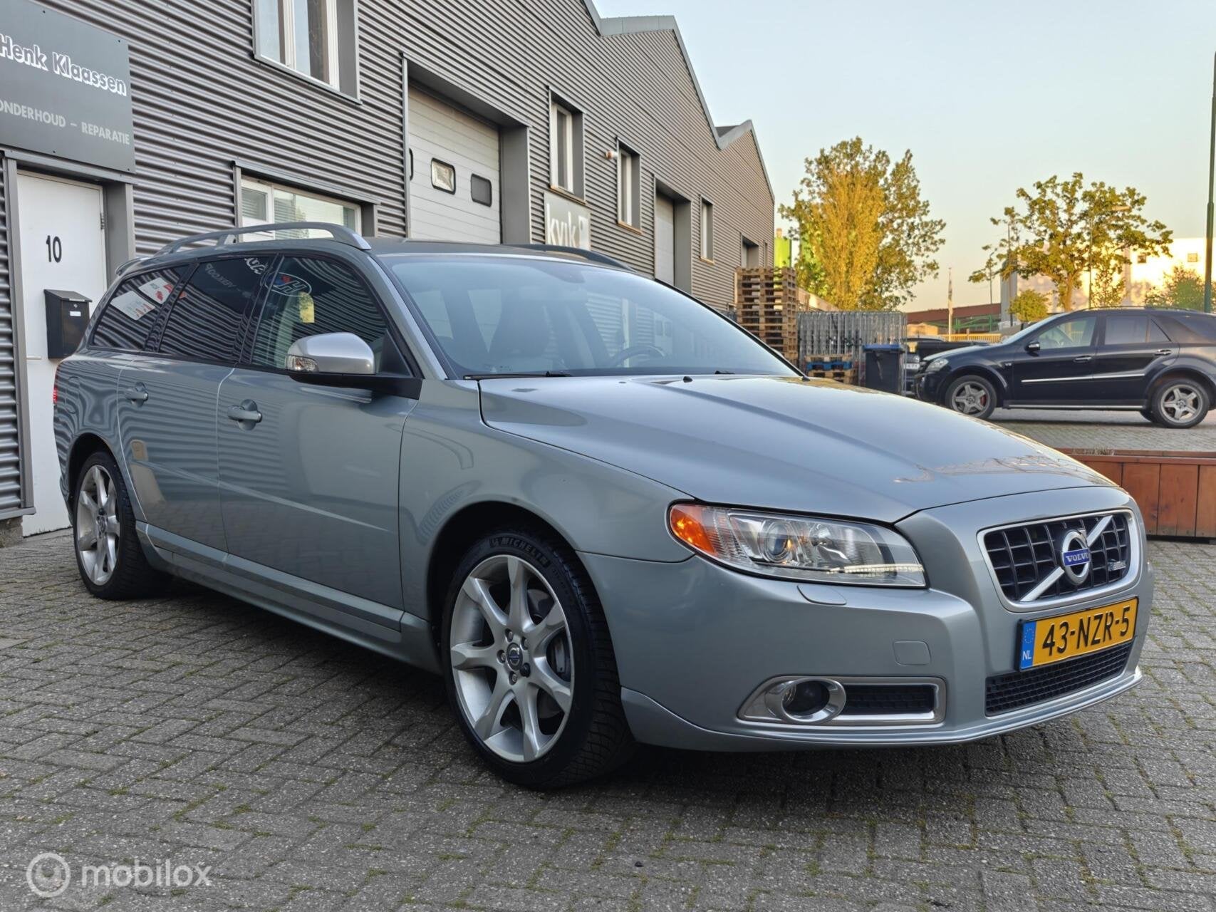 Volvo V70 2.0T 203pk AUTOMAAT-6 R-Design Clima PDC Trekhaak, Euro 5, 1800 kg, 4 cilinders, 203 pk