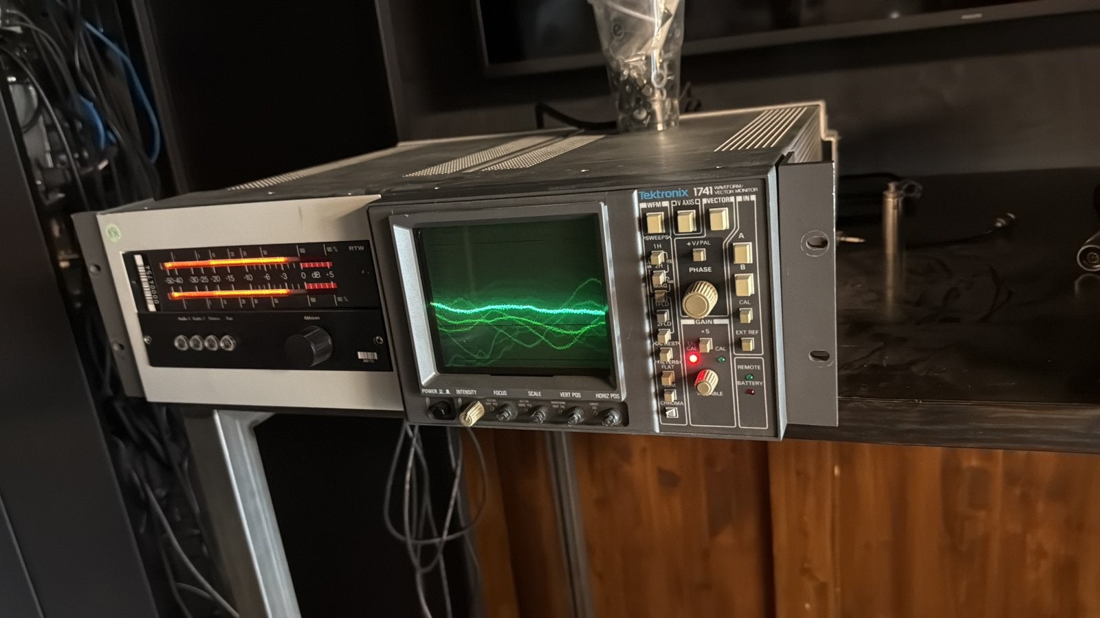 tektronix 1741, met een mooie rtw meter erin., Ophalen of Verzenden, Zo goed als nieuw