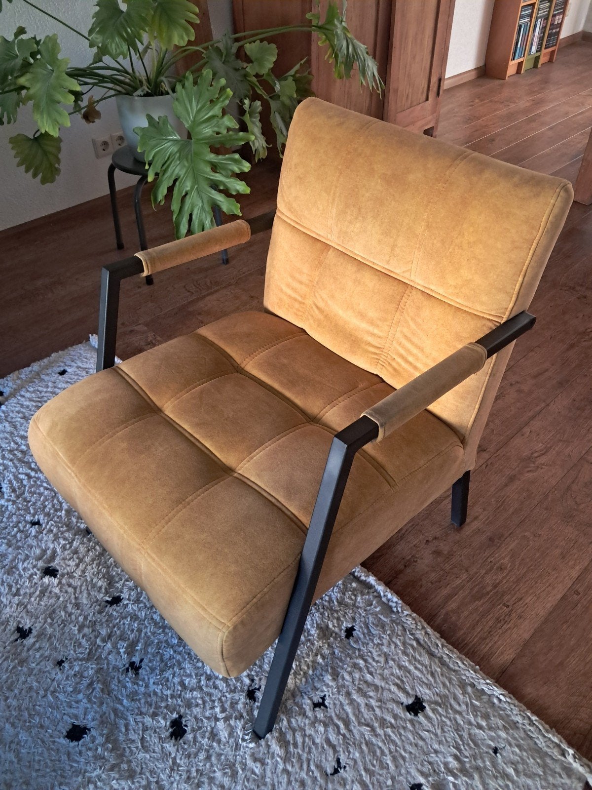Comfortabele Okergele Fauteuil (MX sofa, model Zuma), Huis en Inrichting, Ophalen, Gebruikt, Overige kleuren, Metaal