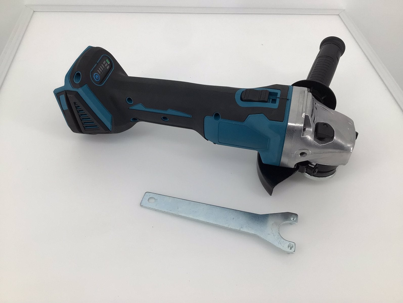 Haakse Slijper.Nieuw.Werkt op Makita18v LXT accu. € 32,50., Ophalen of Verzenden, Nieuw, Minder dan 700 watt, Haakse handslijpmachine