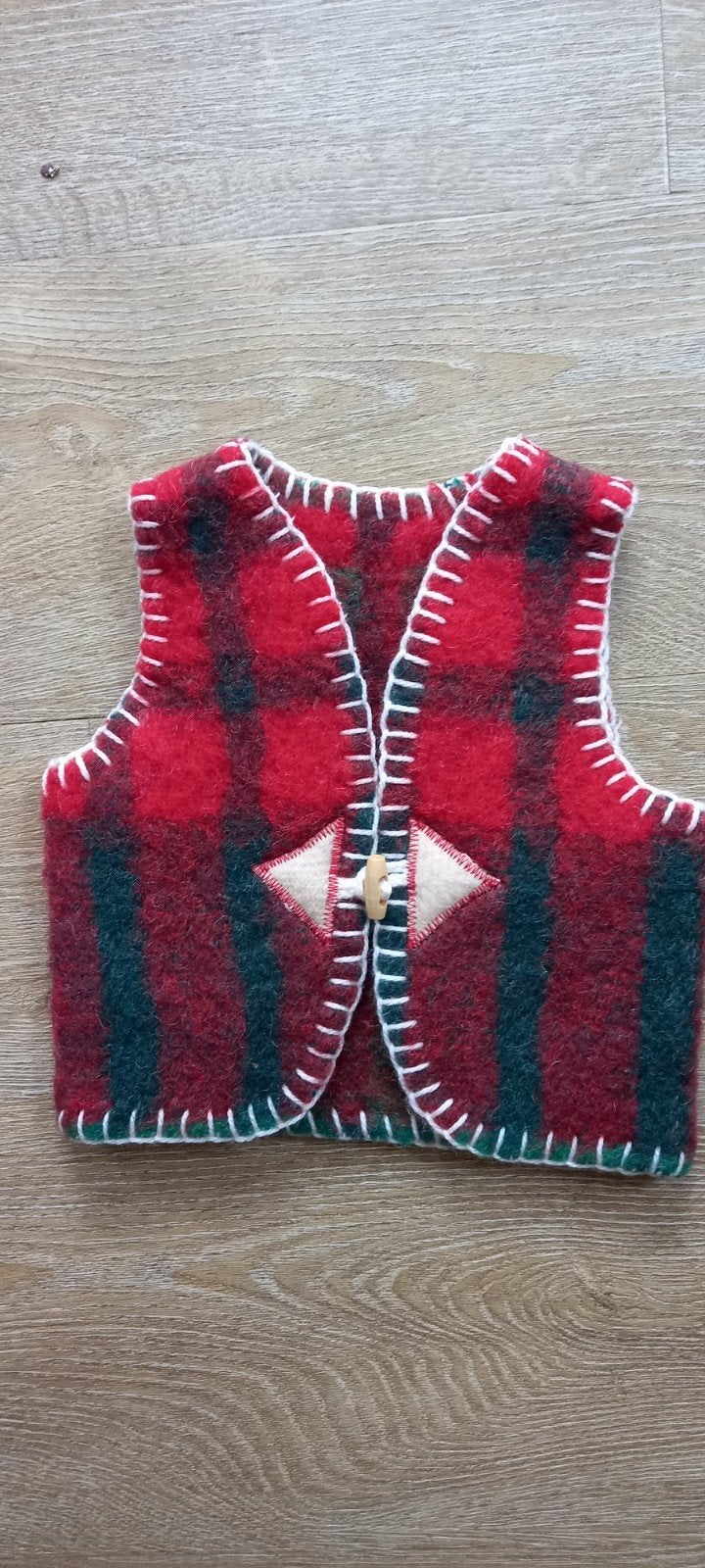 Handgemaakte wollen bodywarmer maat 68 (AaBe deken), Kinderen en Baby's, Ophalen of Verzenden, Nieuw