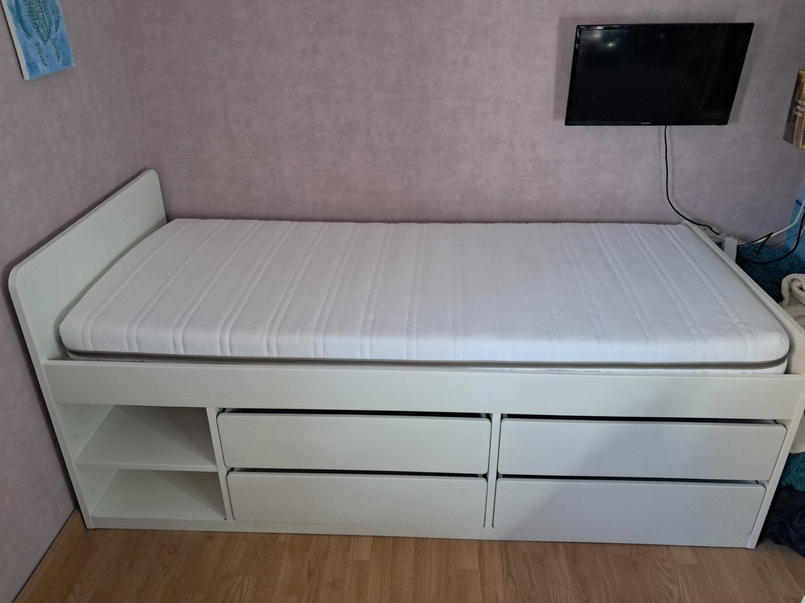 Gratis!! 1 persoonsbed  incl matras en 1 kastje, Ophalen, 85 tot 100 cm, Gebruikt, Matras