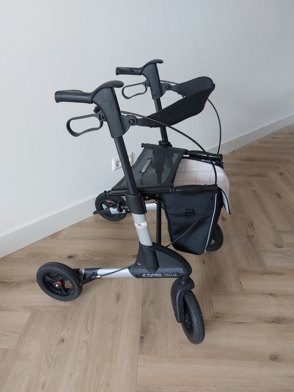 Rollator tuppro troja., Diversen, Rollators, Ophalen, Lichtgewicht, Zo goed als nieuw