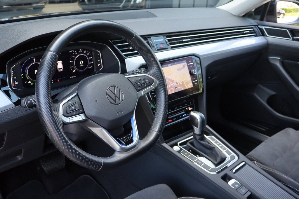Volkswagen Passat Variant 1.4 TSI PHEV GTE Business|Matrix L, Auto's, Volkswagen, Gebruikt, Leder en Stof, Zwart, Plug-in hybride