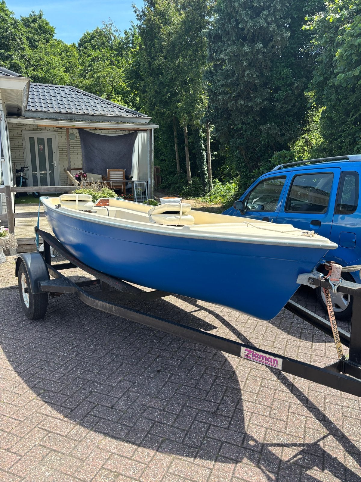 Boot met trailer en Suzuki 2,5 pk buitenboordmotor (4-takt), Gebruikt, Buitenboordmotor, Trailer, Benzine