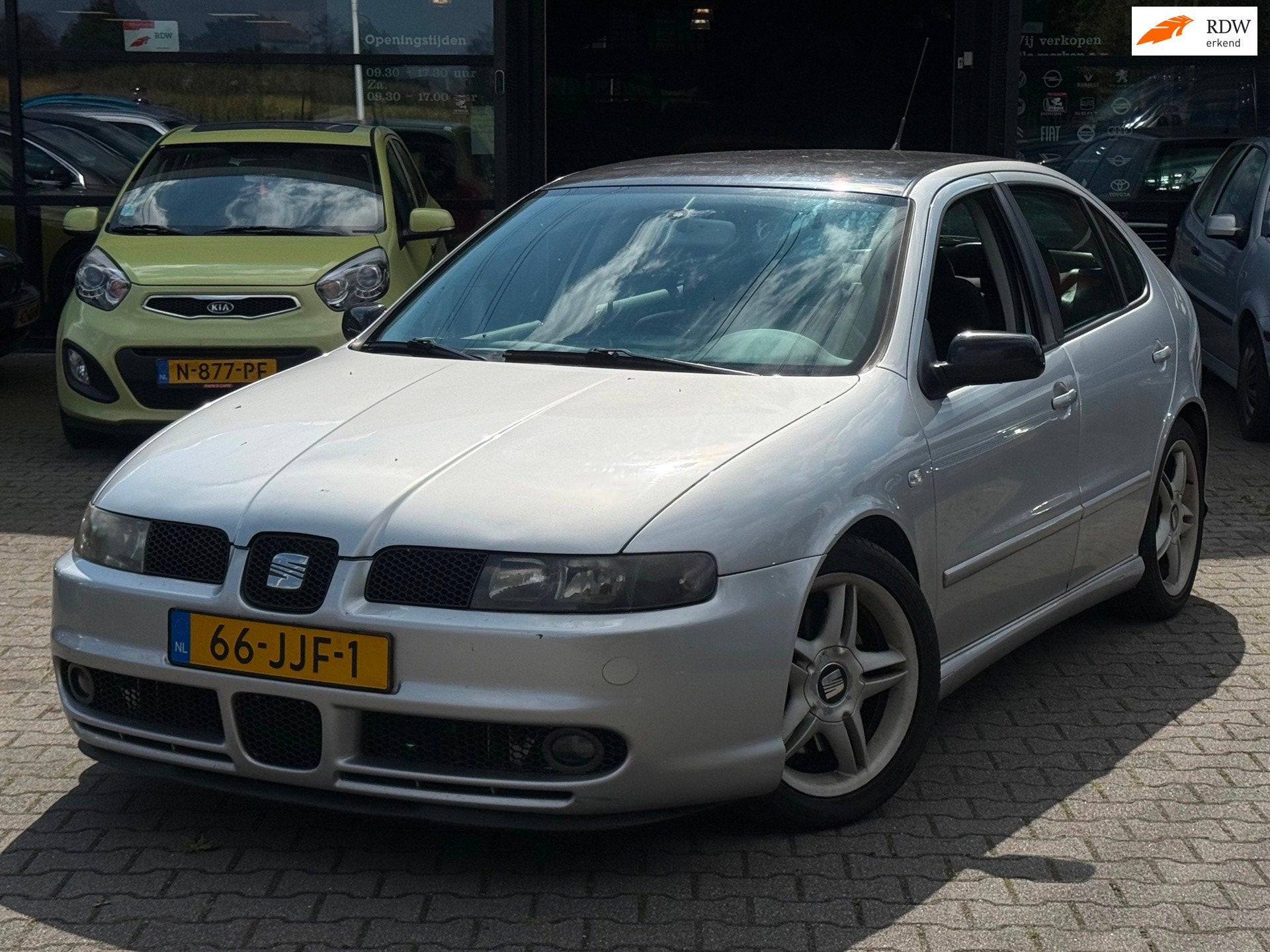 Seat Leon 1.8-20VT Topsport 280PK/CLIMA/CRUISE/LMVELGEN/, Auto's, Seat, Voorwielaandrijving, Stof, Gebruikt, Zwart