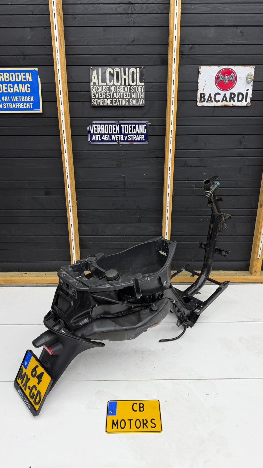 Zip a1 frame, Motoren, Ophalen