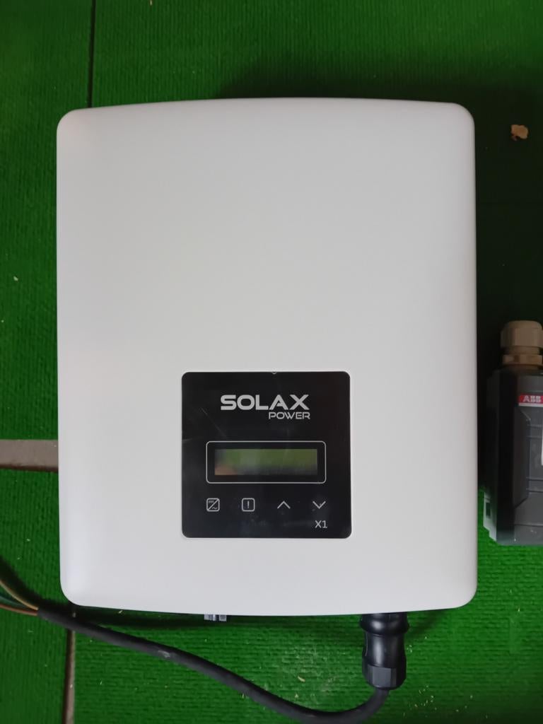 Solax 700w omvormer, Ophalen of Verzenden, Zo goed als nieuw