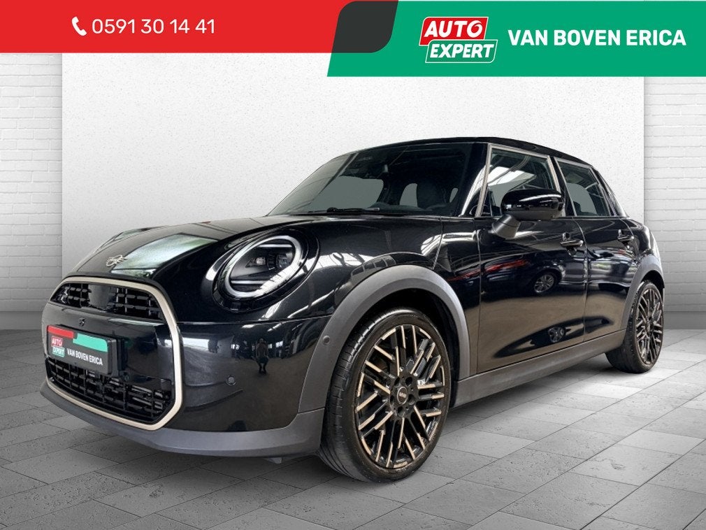 MINI Cooper 1.5 C Favoured 156PK Pakket L Camera 18" HK Audi, Auto's, Mini, Automaat, Gebruikt, 157 pk, Stoelverwarming