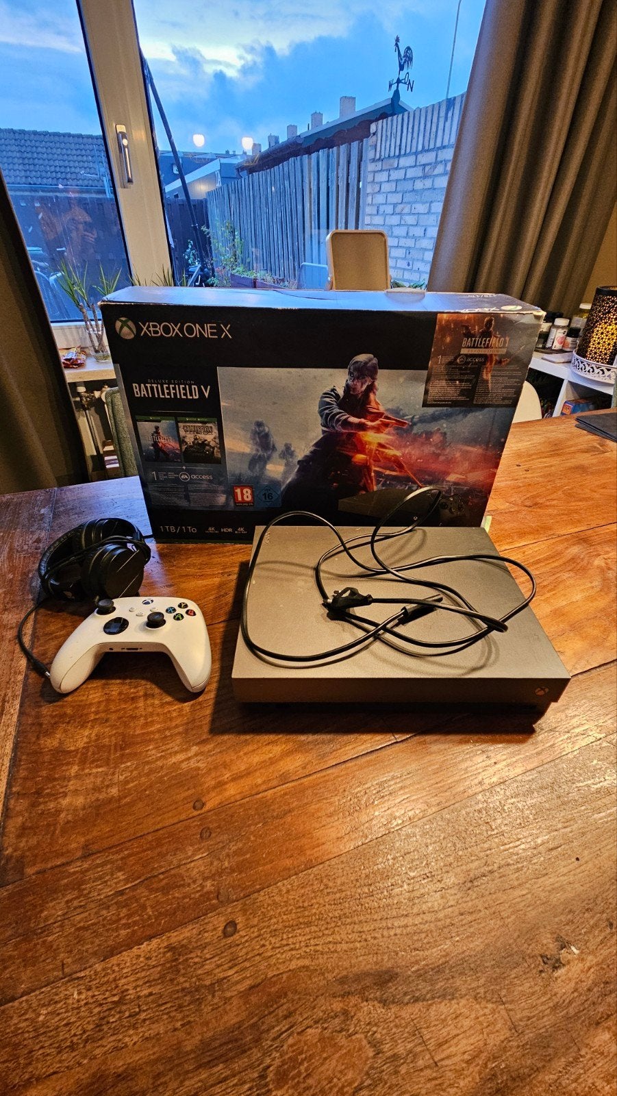 Xbox One X met controller (disc drive defect), Ophalen, Gebruikt, 1 TB, Met 1 controller