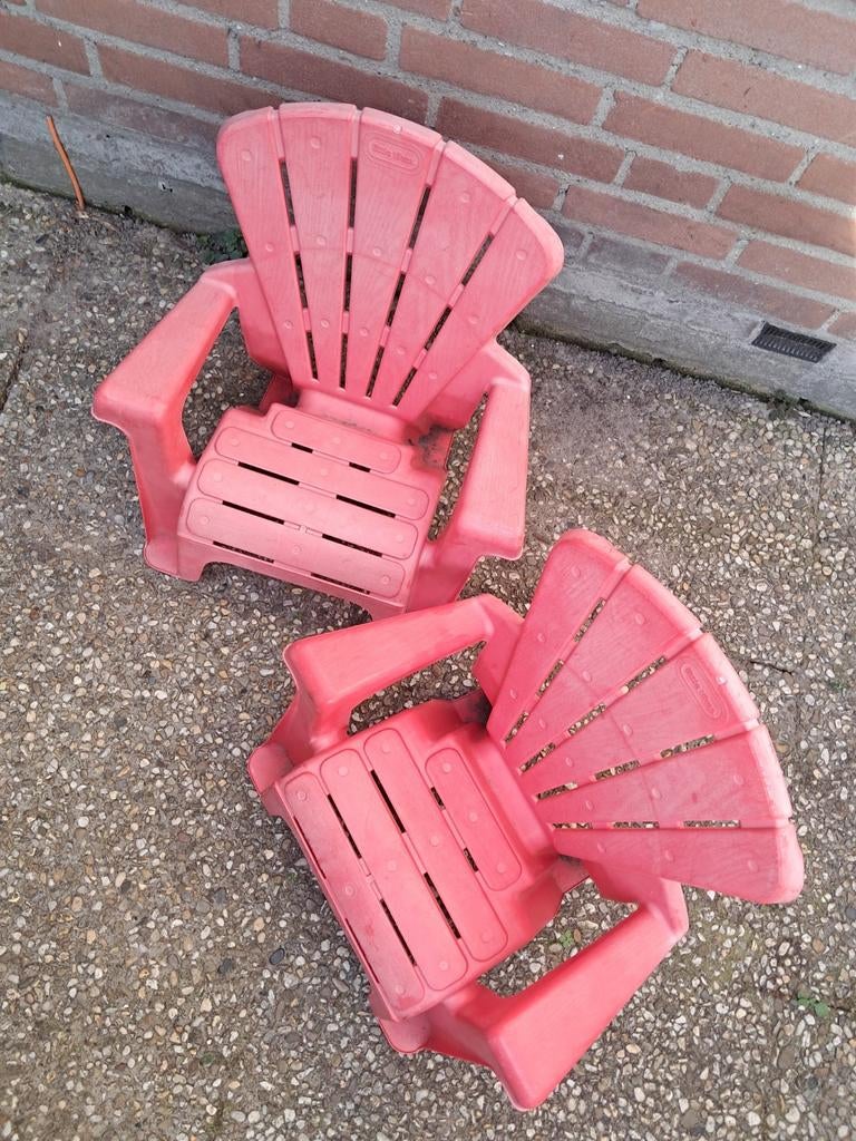 Twee rode kinderstoeltjes strandstoel. Buitenspeelgoed., Tuin en Terras, Ophalen of Verzenden, Gebruikt, Kunststof, Stapelbaar