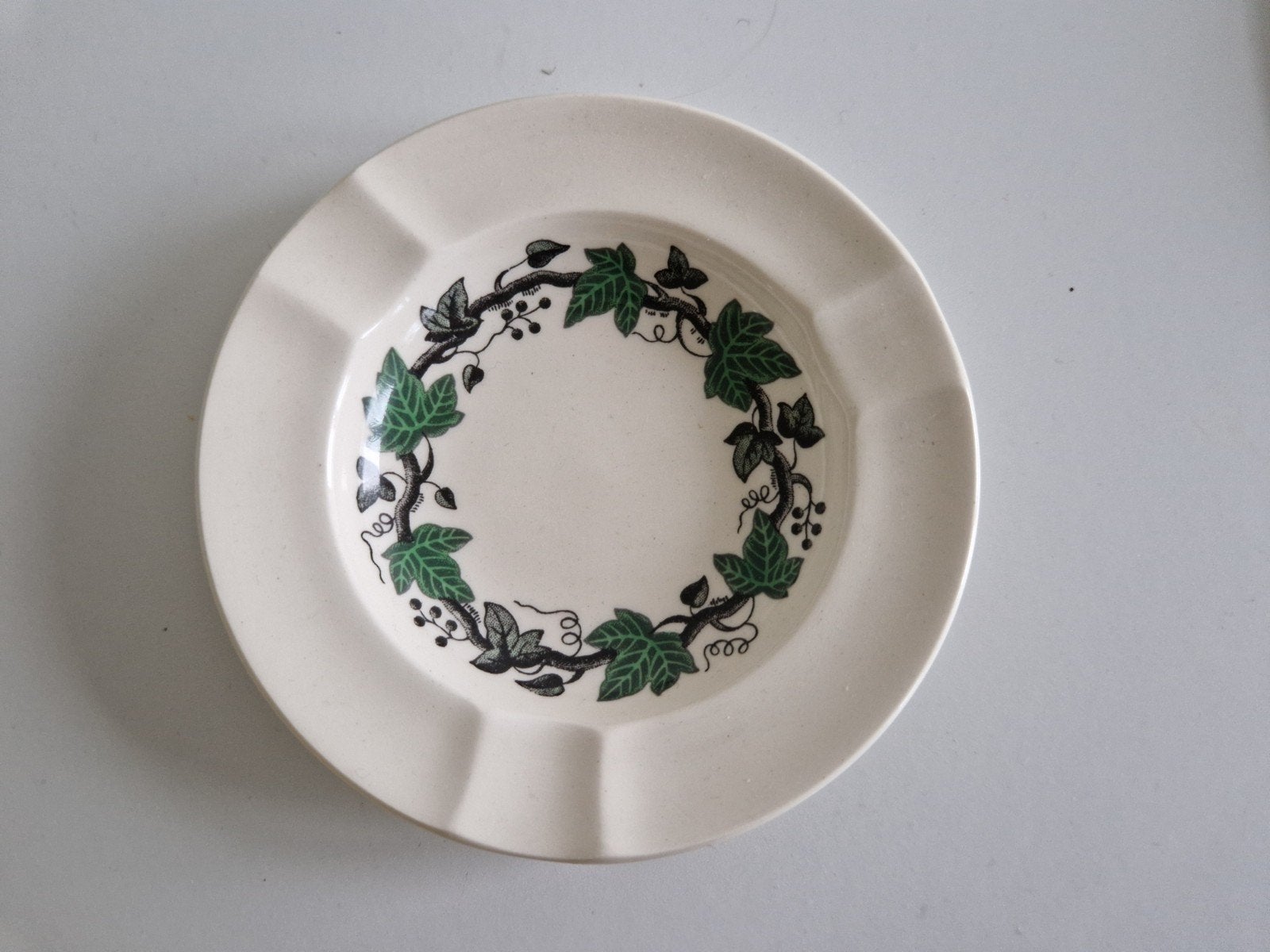 Asbak Wedgwood Stratford 10cm doorsnee, Antiek en Kunst, Ophalen of Verzenden