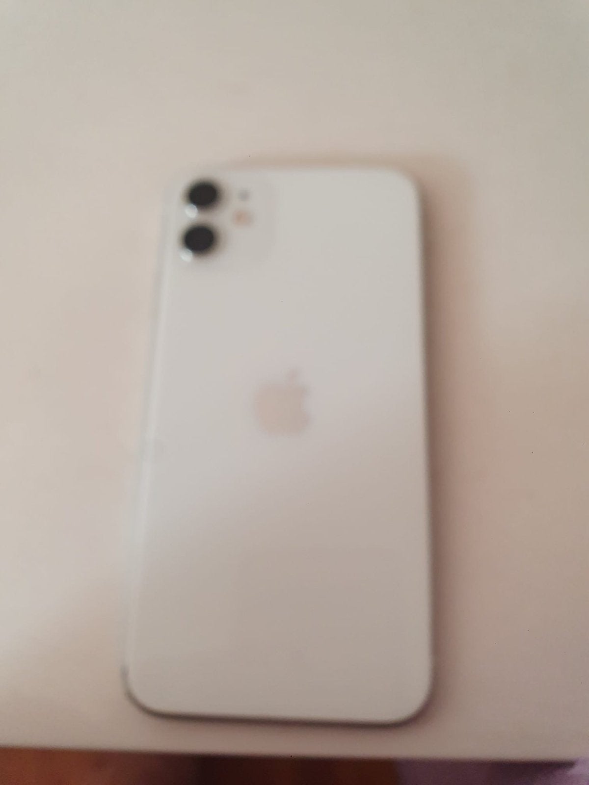 iPhone 11 - Goede staat met kleine schermbeschadiging, Telecommunicatie, Mobiele telefoons | Apple iPhone, Gebruikt, Zwart, 64 GB