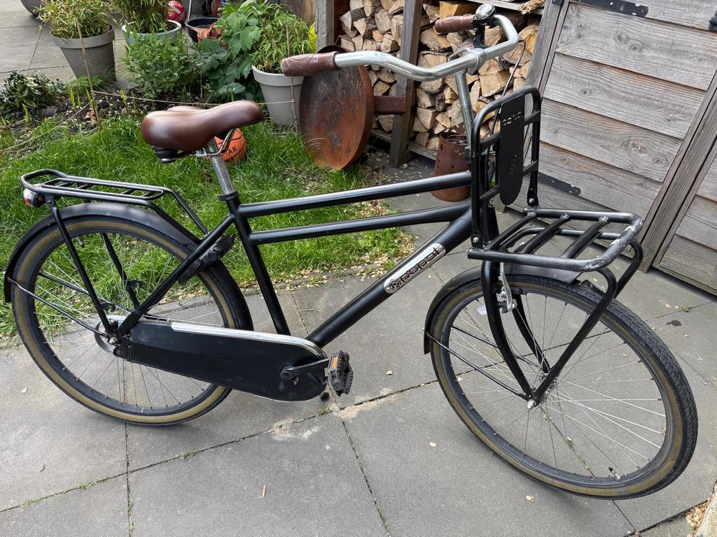 Degelijke zwarte transportfiets met voordrager, Ophalen, Gebruikt, Stadsfiets, Overige materialen