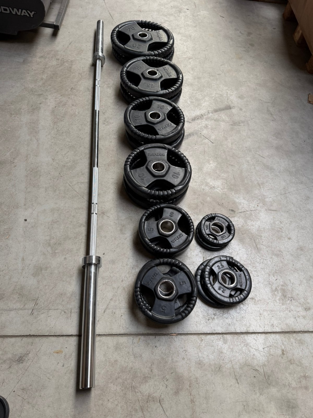 137,5kg Ziva Rubberen Olympische Gewichten + Barbell 220cm, Ophalen, Gebruikt, Halterschijven