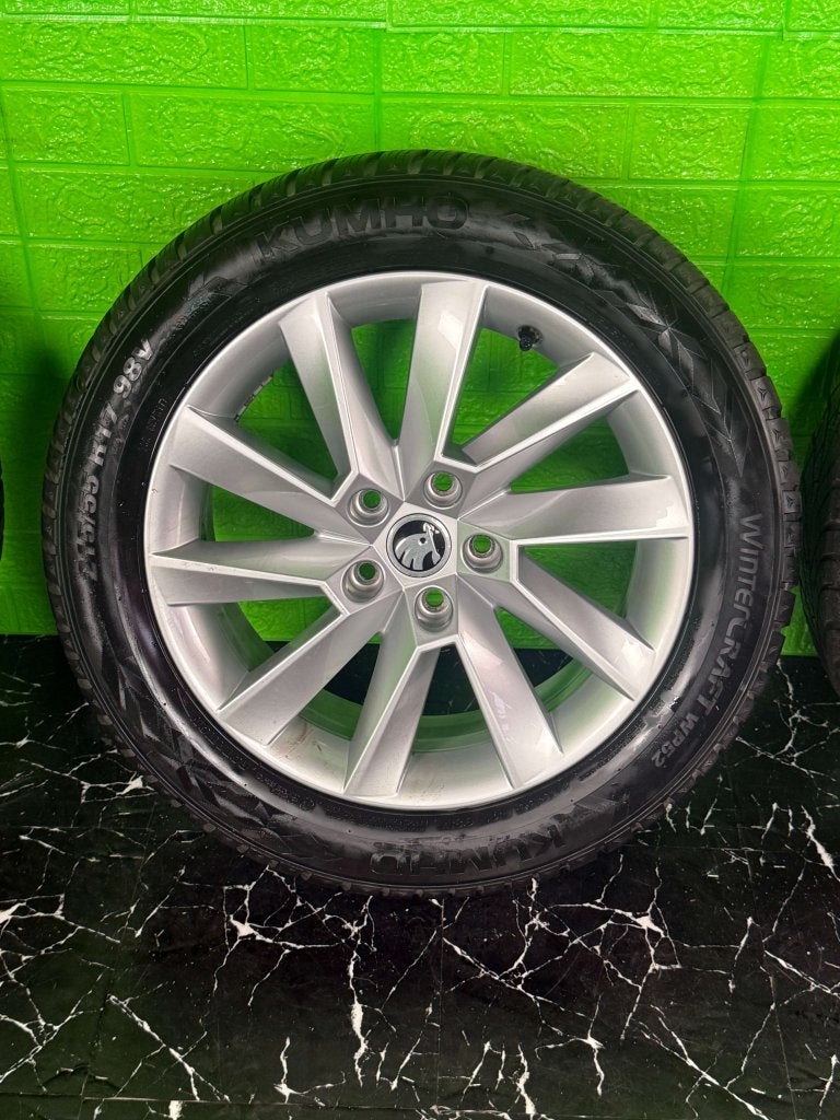 Originele Skoda Superb velgen 17" 5x112 winterset 9mm Karoq, Niet ingevuld, Banden en Velgen, Niet ingevuld, 17 inch