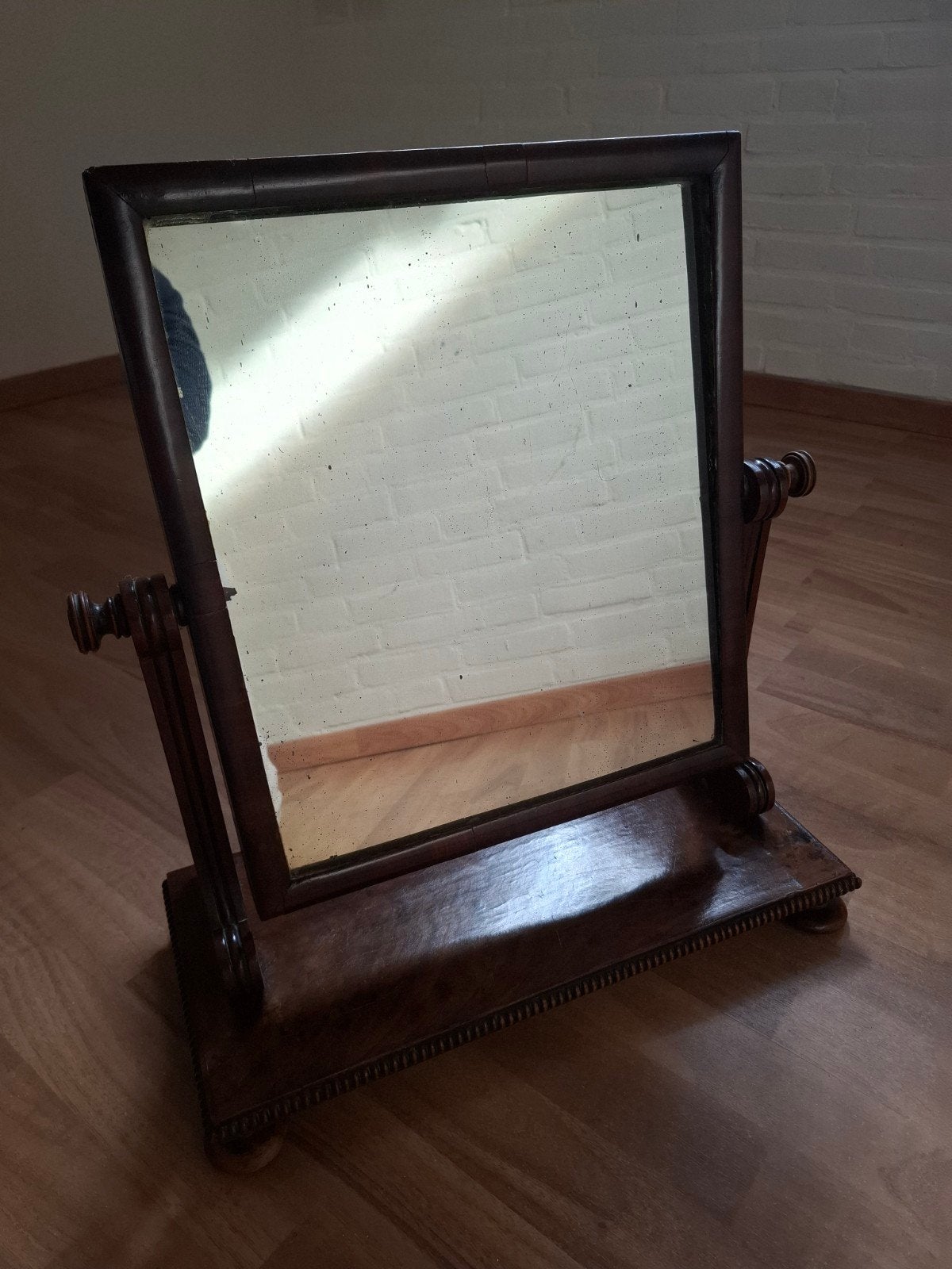 Antieke kapspiegel met houten frame, Ophalen