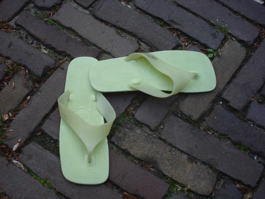 SENSI TEENSLIPPERS GROEN 37 NIEUW GRATIS VERZENDING PER POST, Slippers, Verzenden, Nieuw, Sensi Teenslippers