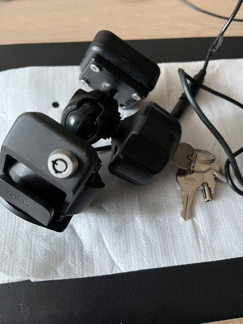 laaddock / stuurhouder Tom Tom Rider 550/500 met slot, Ophalen of Verzenden, Zo goed als nieuw