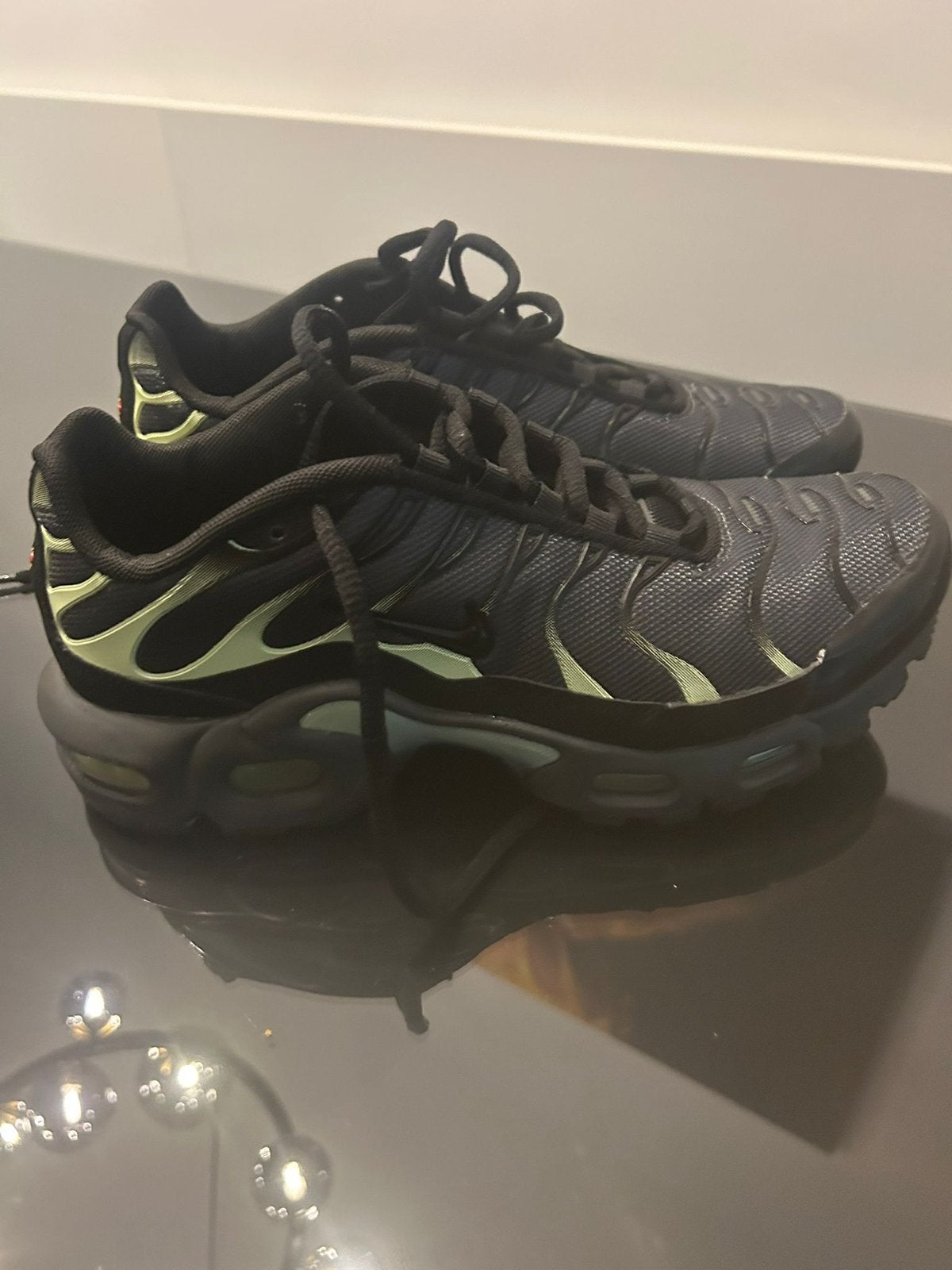 Nike Air Max Plus TN - Zwart/Neon Groen, Ophalen of Verzenden, Gebruikt, Jongen of Meisje, Sportschoenen