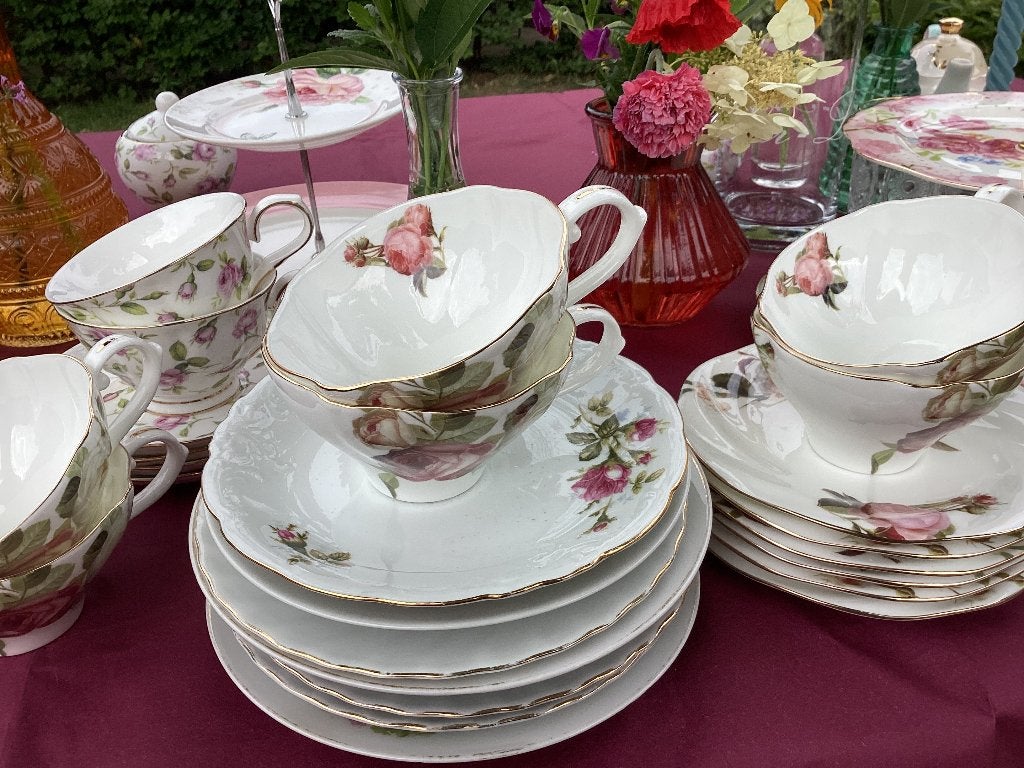 Afternoon Tea,Bloemenservies te huur,10 pers €20, Ophalen, Gebruikt, Verjaardag