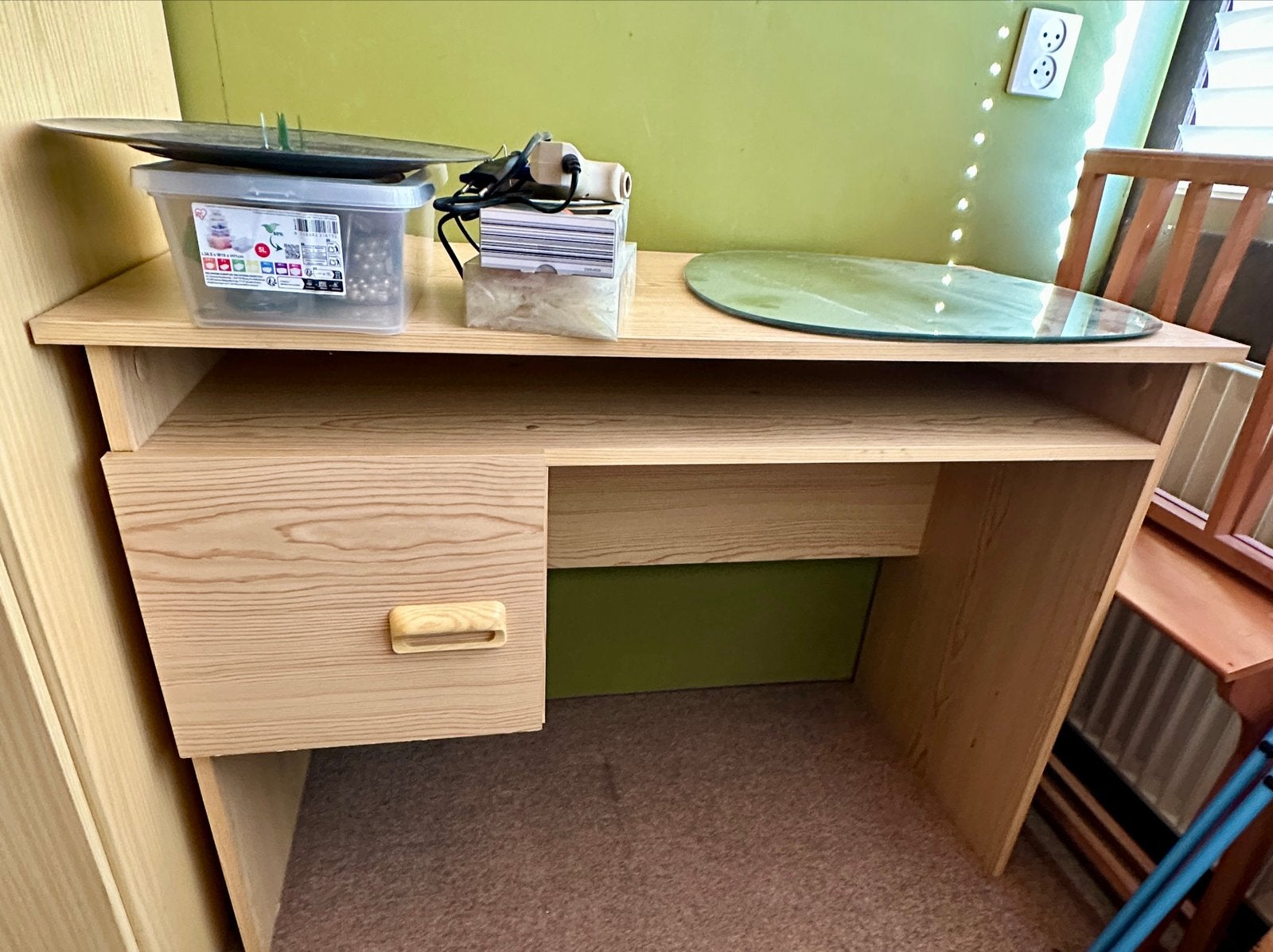 Bureau en kledingkast - Complete set voor studeer/slaapkamer, Ophalen, Opbergruimte, Gebruikt, Hout