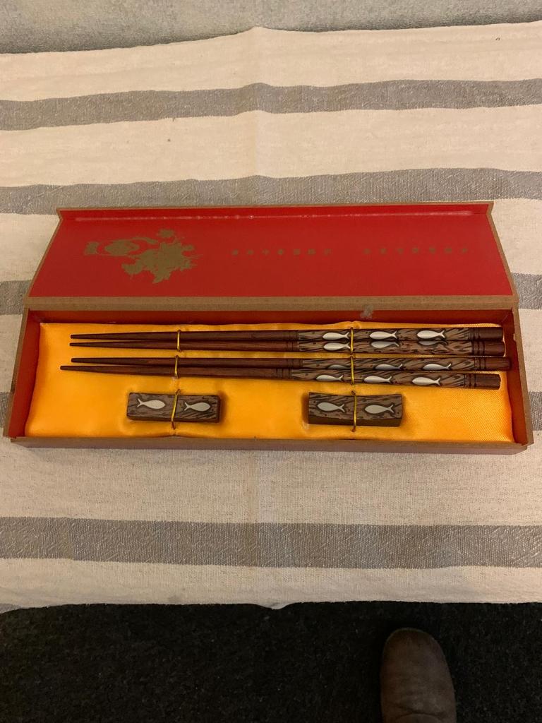 Chopsticks set met visdecoratie en houders, Ophalen of Verzenden, Nieuw, Hout, Bestekset