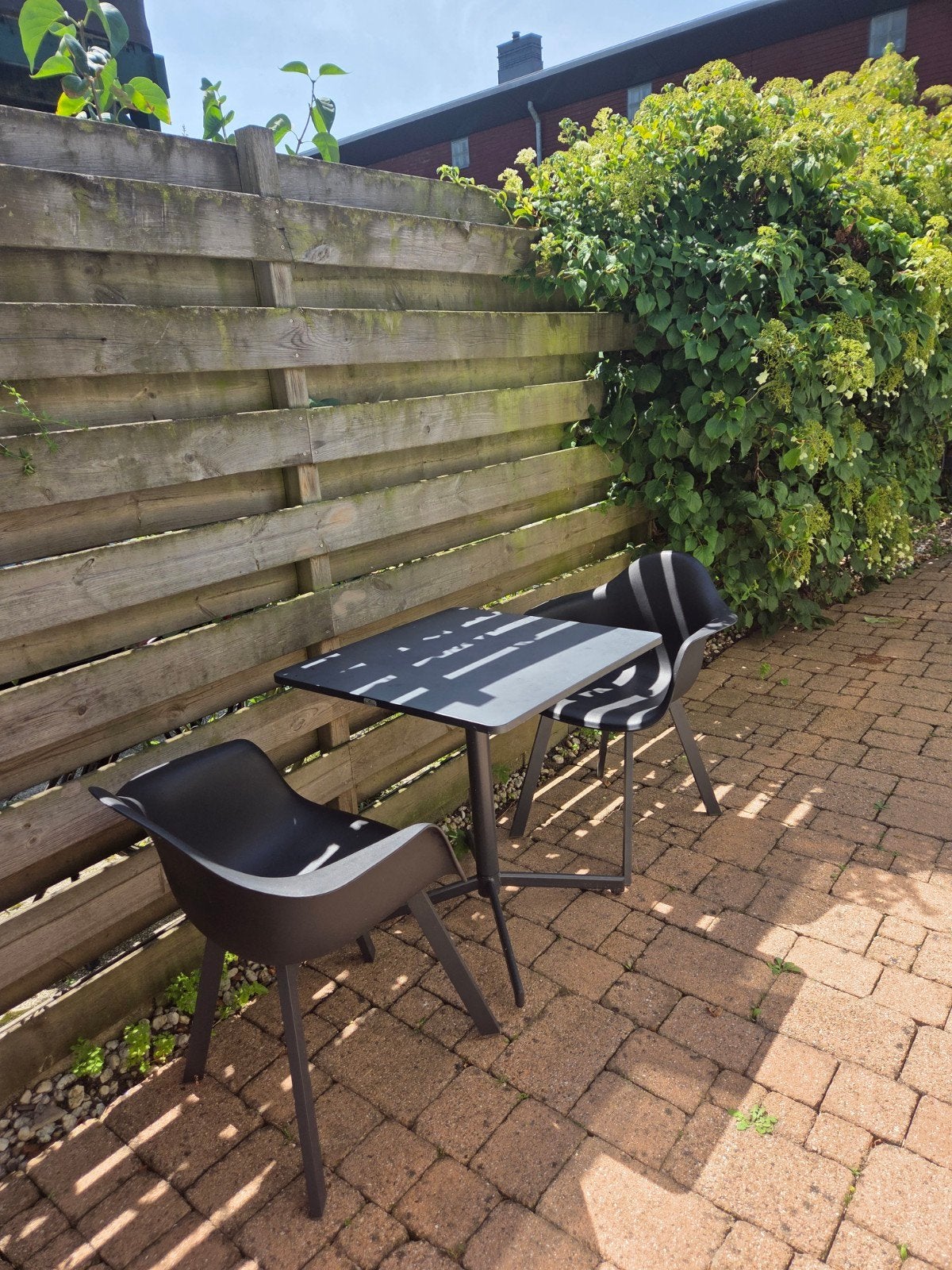 Moderne tuinset in zeer goede staat, Kunststof, Zo goed als nieuw, Tuinset, Eettafel