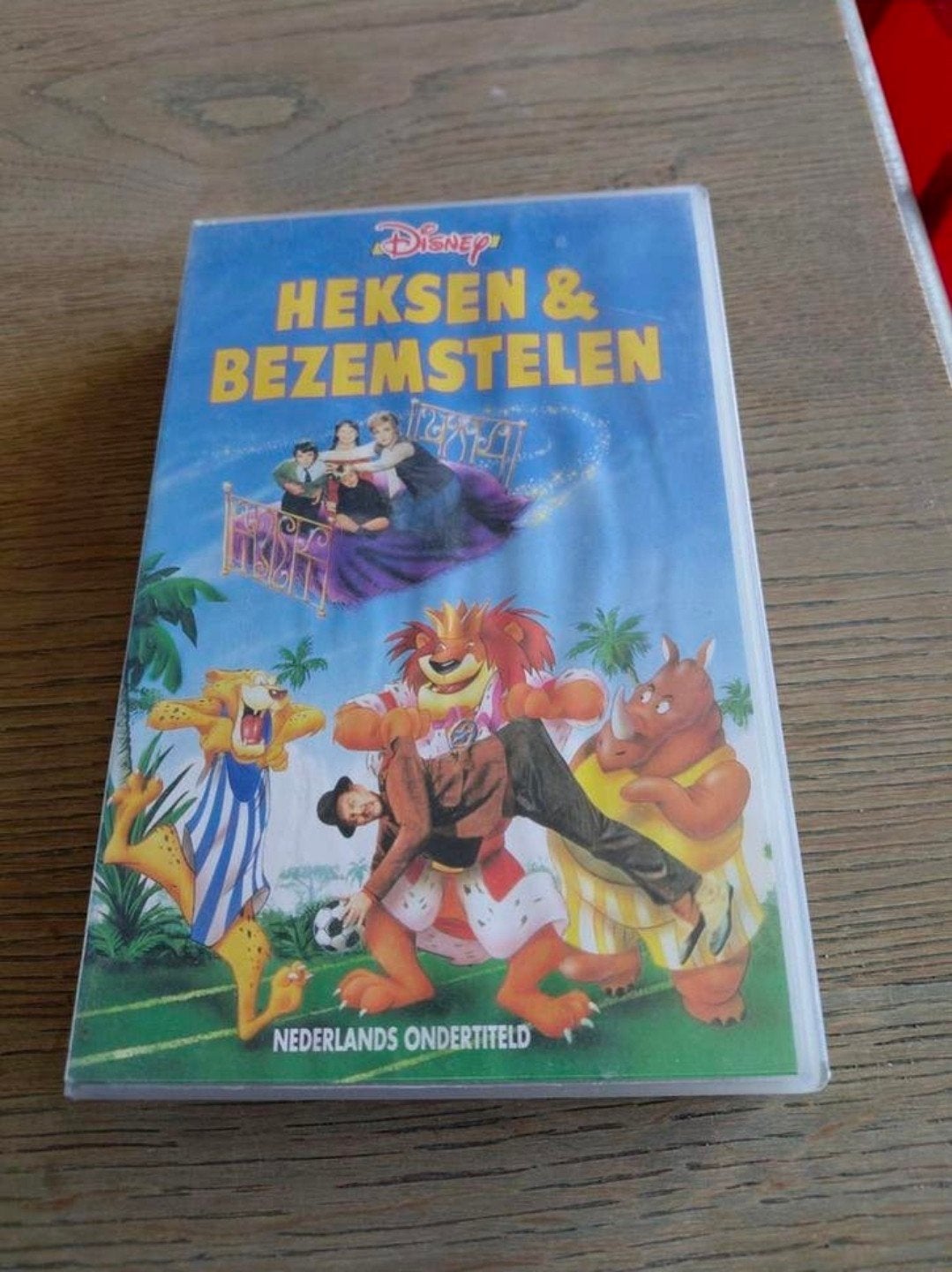 Disney Heksen & Bezemstelen Videoband, Gebruikt, Tekenfilm, Alle leeftijden, Ophalen of Verzenden