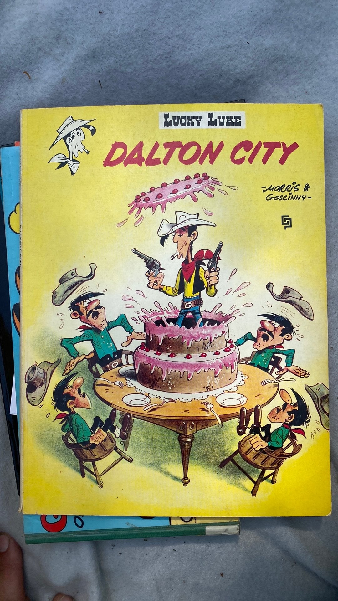 Lucky Luke De man die sneller schiet schaduw ,Dalton, Ophalen of Verzenden, Zo goed als nieuw