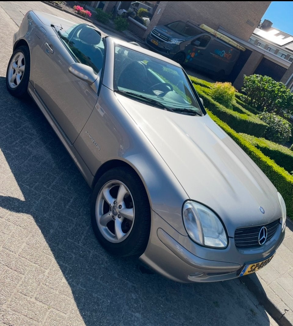 Mercedes-Benz SLK 2.0 Slk200 Kompr Roadster 2003 Grijs, Auto's, Mercedes-Benz, 1998 cc, Achterwielaandrijving, Zwart, 4 cilinders