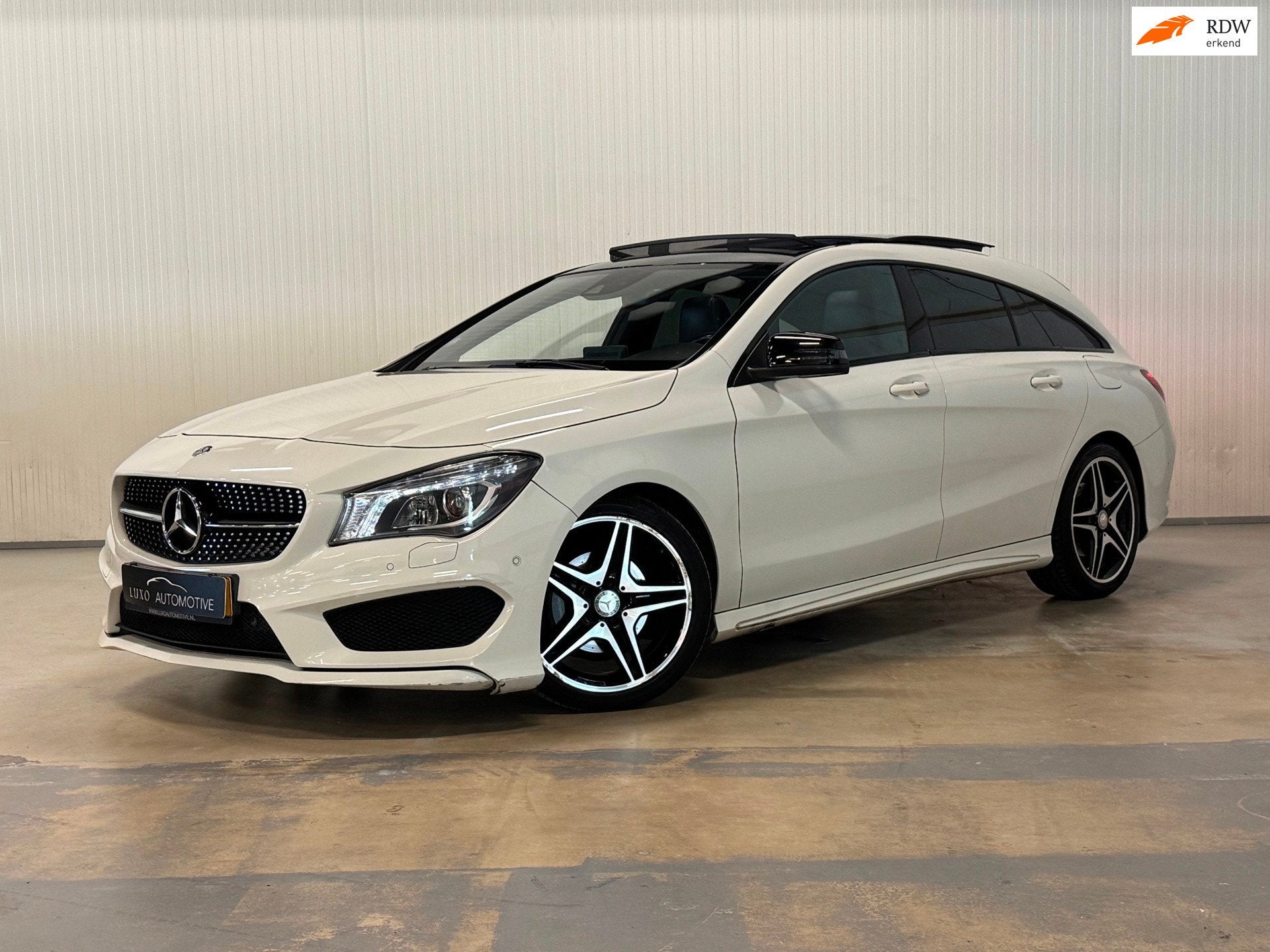 Mercedes-Benz CLA-klasse Shooting Brake 200 OrangeArt Editio, Auto's, CLA, 730 kg, Gebruikt, Euro 6