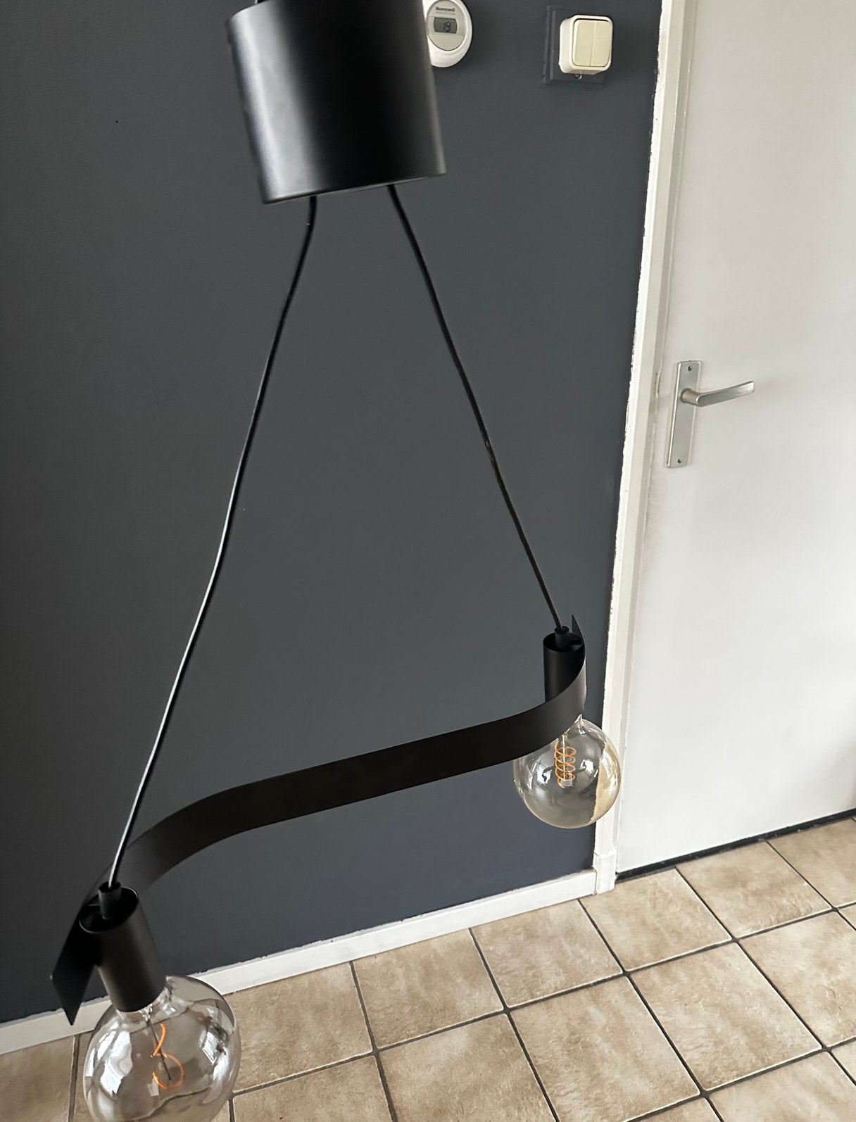 IKEA zwarte plafondlamp modern, Huis en Inrichting, Ophalen, Zo goed als nieuw