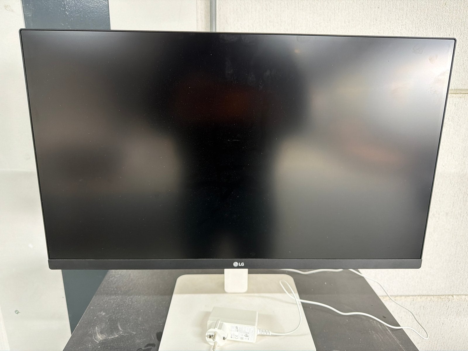 LG 27US550-W Monitor - 27 inch Full HD IPS Scherm, Computers en Software, Ophalen, Zo goed als nieuw, Full HD, IPS