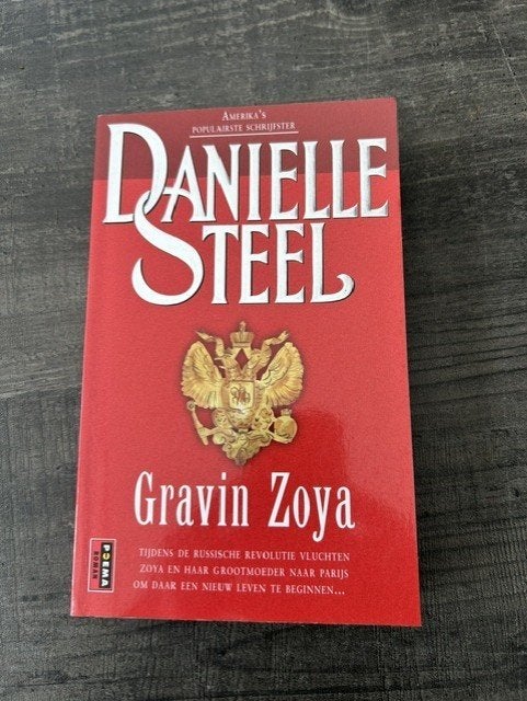 F22-boek Gravin Zoya van Danielle Steel, Ophalen of Verzenden, Gelezen