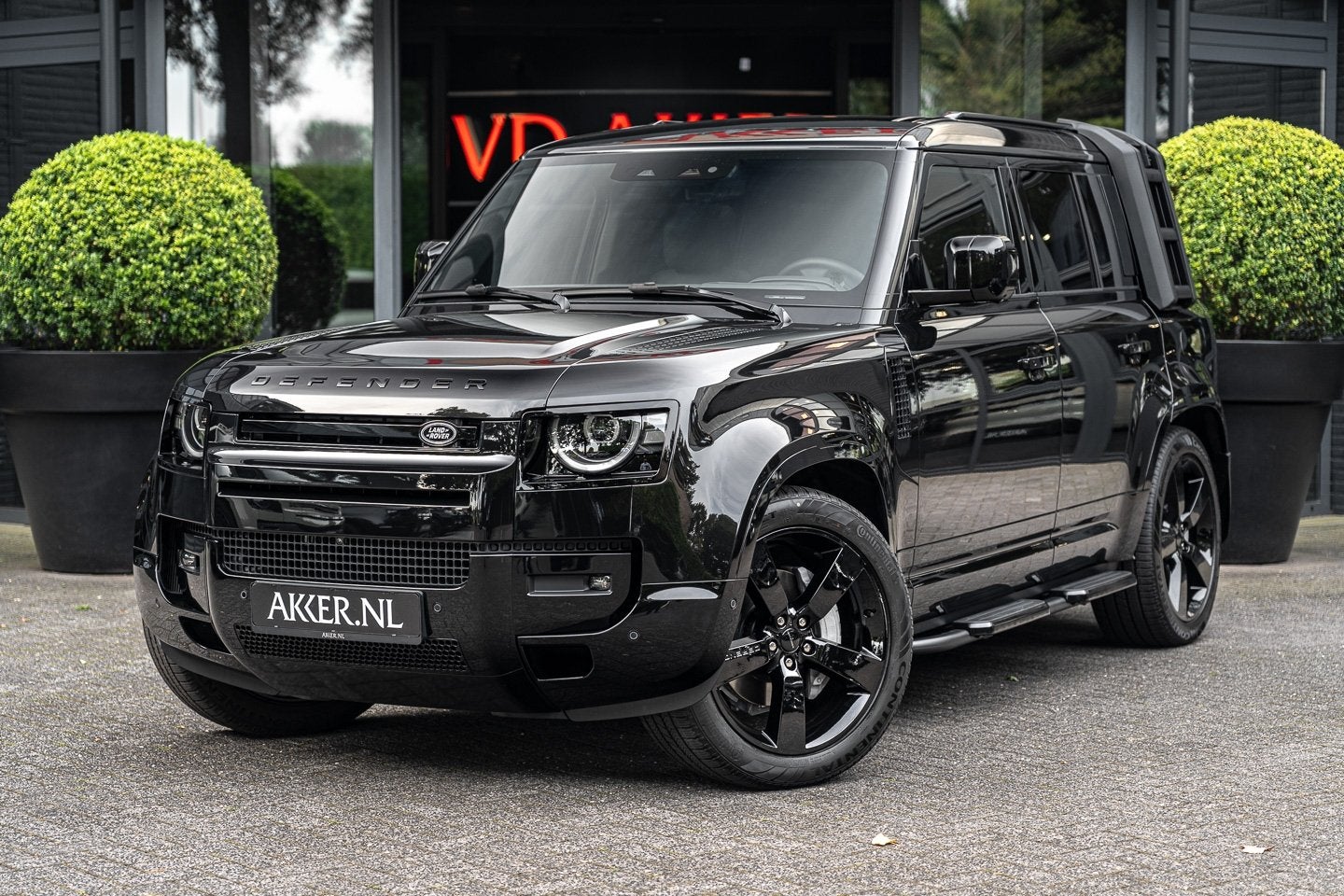 Land Rover Defender 110 P300e X-Dynamic HSE | Head-up | Blac, Auto's, Automaat, Gebruikt, Zwart, 4 cilinders