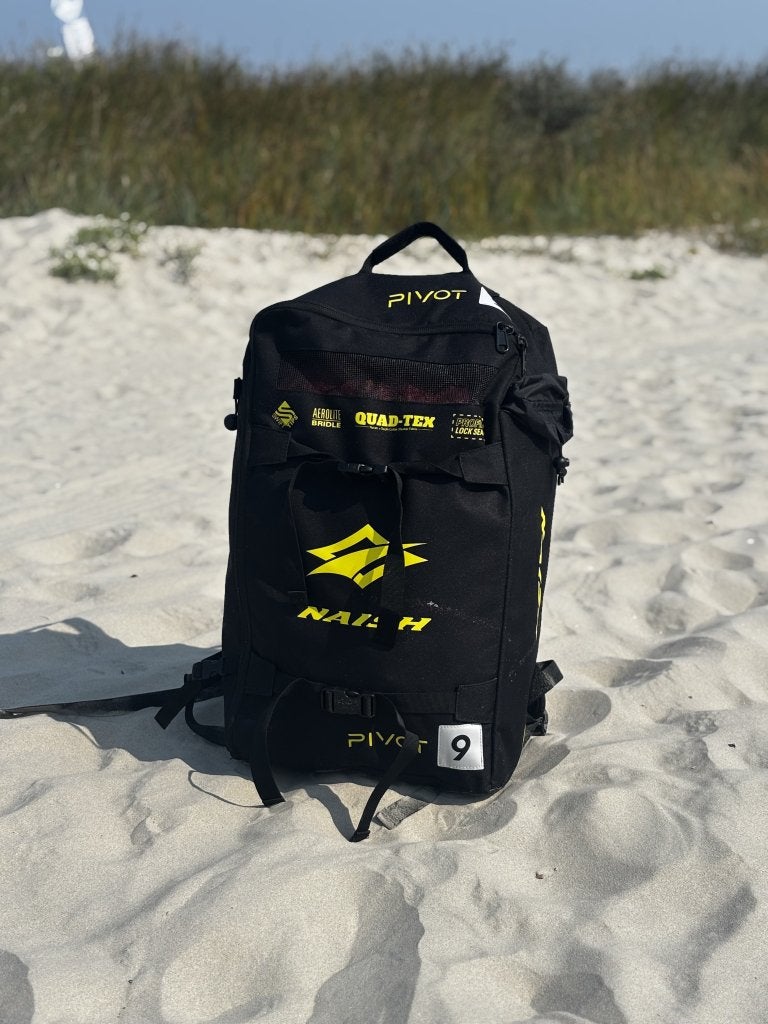 Naish Pivot 2025 – 9m (burgundy/rood) – zo goed als nieuw, Watersport en Boten, Kitesurfen, Info@kubus-sports.nl, 9 m², Geen board