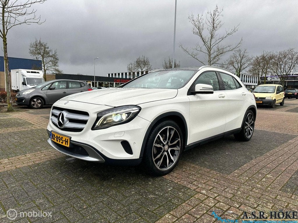 Mercedes GLA-klasse PANO-Achteruitrijcamera-7DTC, Auto's, Mercedes-Benz, Gebruikt, Euro 6, 715 kg, Wit