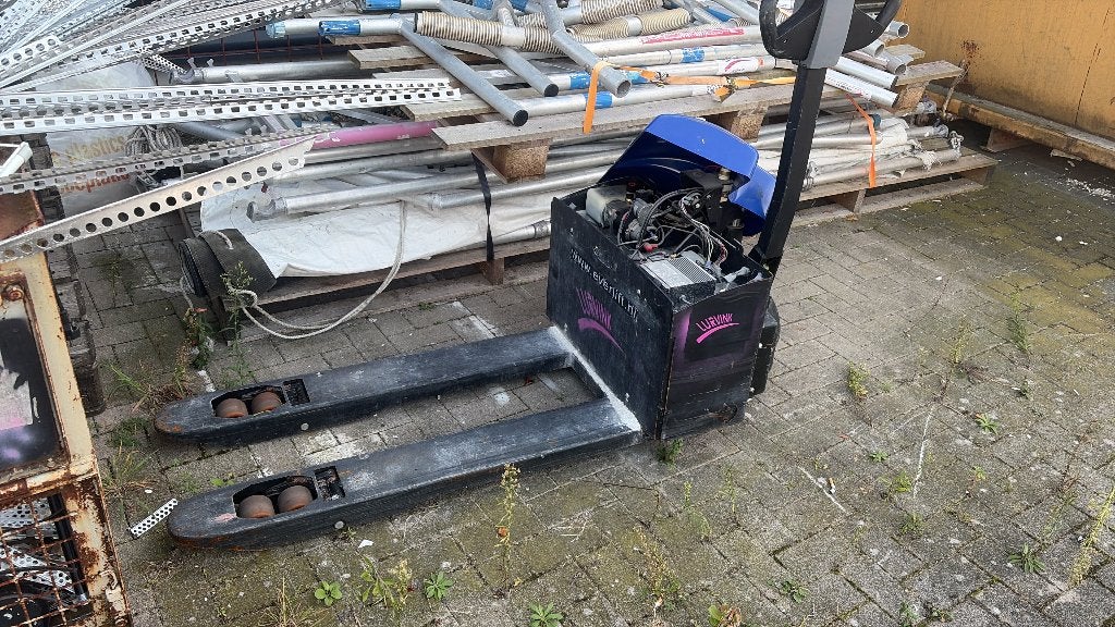Pompwagen /palletwagen, Doe-het-zelf en Verbouw, 100 liter of meer, Ophalen of Verzenden, Gebruikt, Transportkar