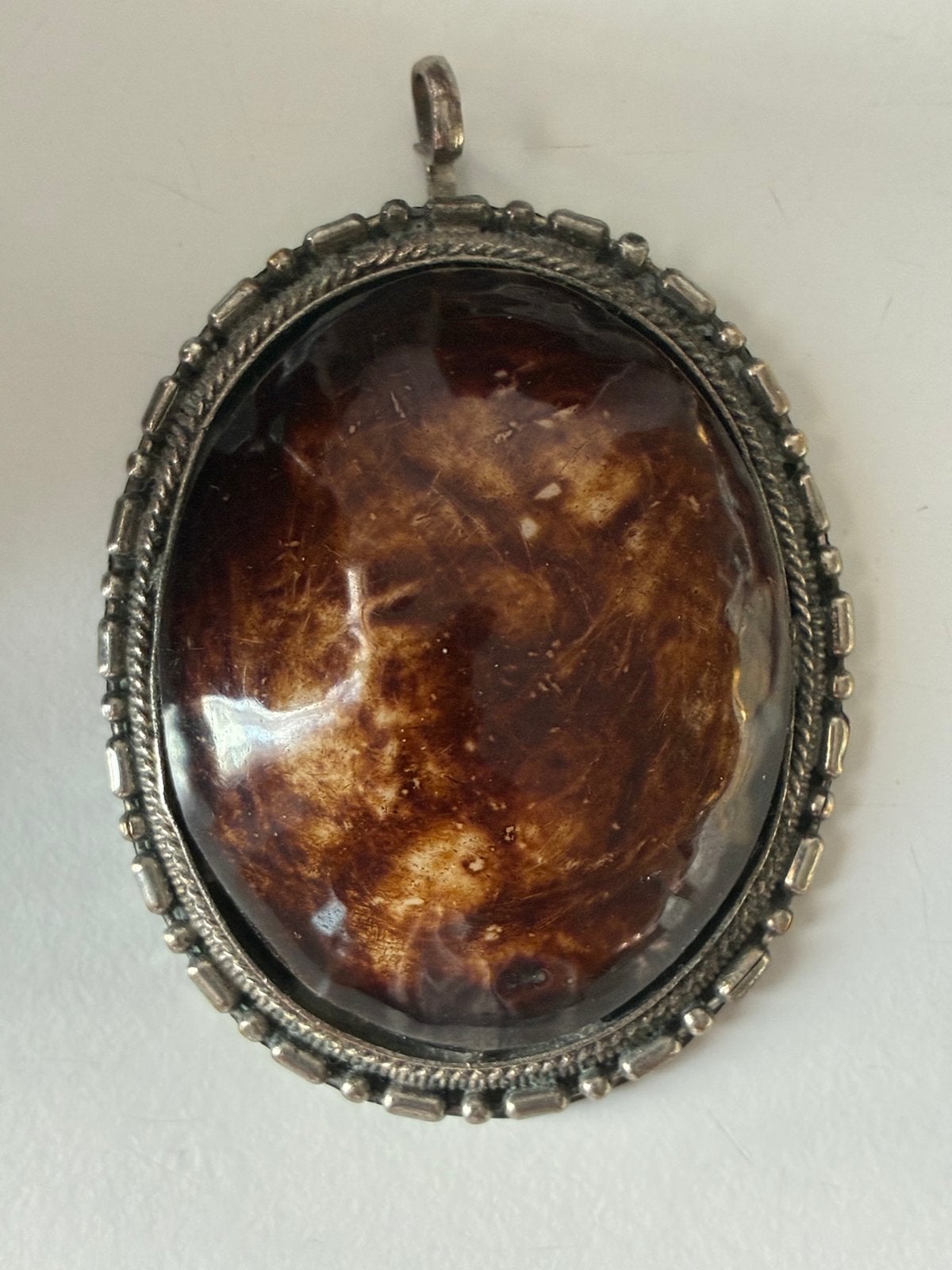 Vintage hanger met grote bruingele 'art deco' cabochon, Ophalen of Verzenden, Zo goed als nieuw, Zilver, Overige materialen