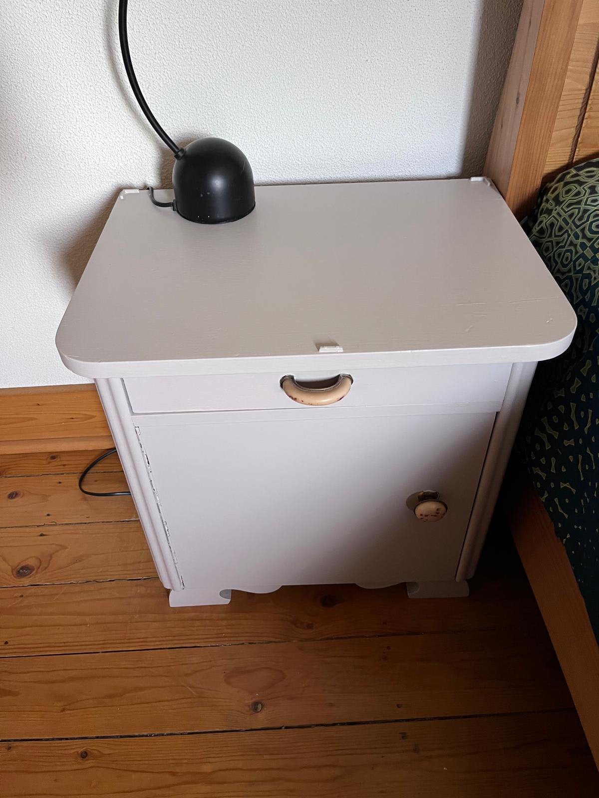 Nachtkastjes twee vintage, Ophalen, Zo goed als nieuw, Minder dan 45 cm