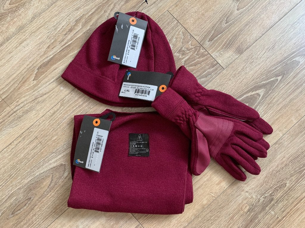 NIEUWE Dames "HUMAN NATURE" handschoenen, muts en sjaal, Nieuw, Ophalen of Verzenden, Maat 36 (S), Sjaal