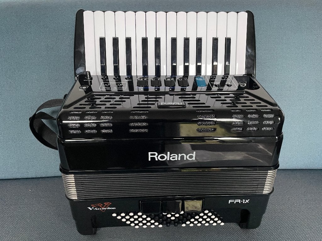 Z.g.a.n. Roland FR-1X accordeon . 72 bas ., Overige merken, 72-bas, Met koffer, Zo goed als nieuw