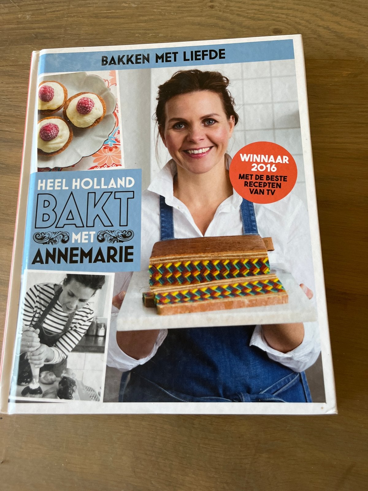 Heel Holland Bakt met Annemarie - Bakken met Liefde, Ophalen of Verzenden, Zo goed als nieuw, Nederland en België, Taart, Gebak en Desserts